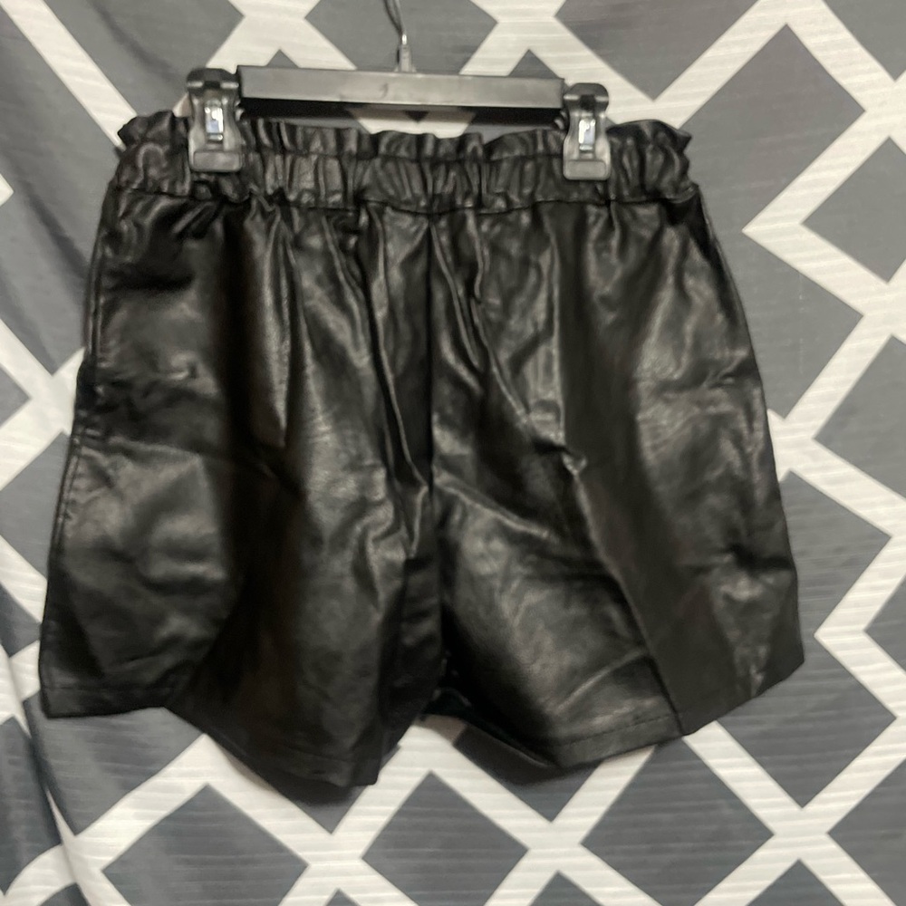 Boohoo Black High Waist faux Leather Shorts size 8 - Picture 5 of 7